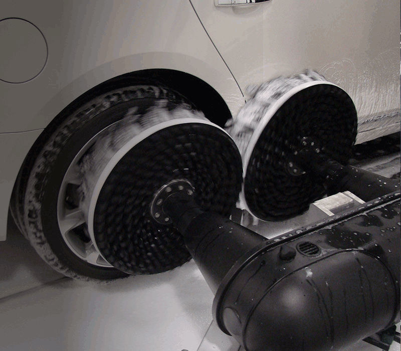 Belanger’s DuoScrubber® Wheel and Rocker Cleaner